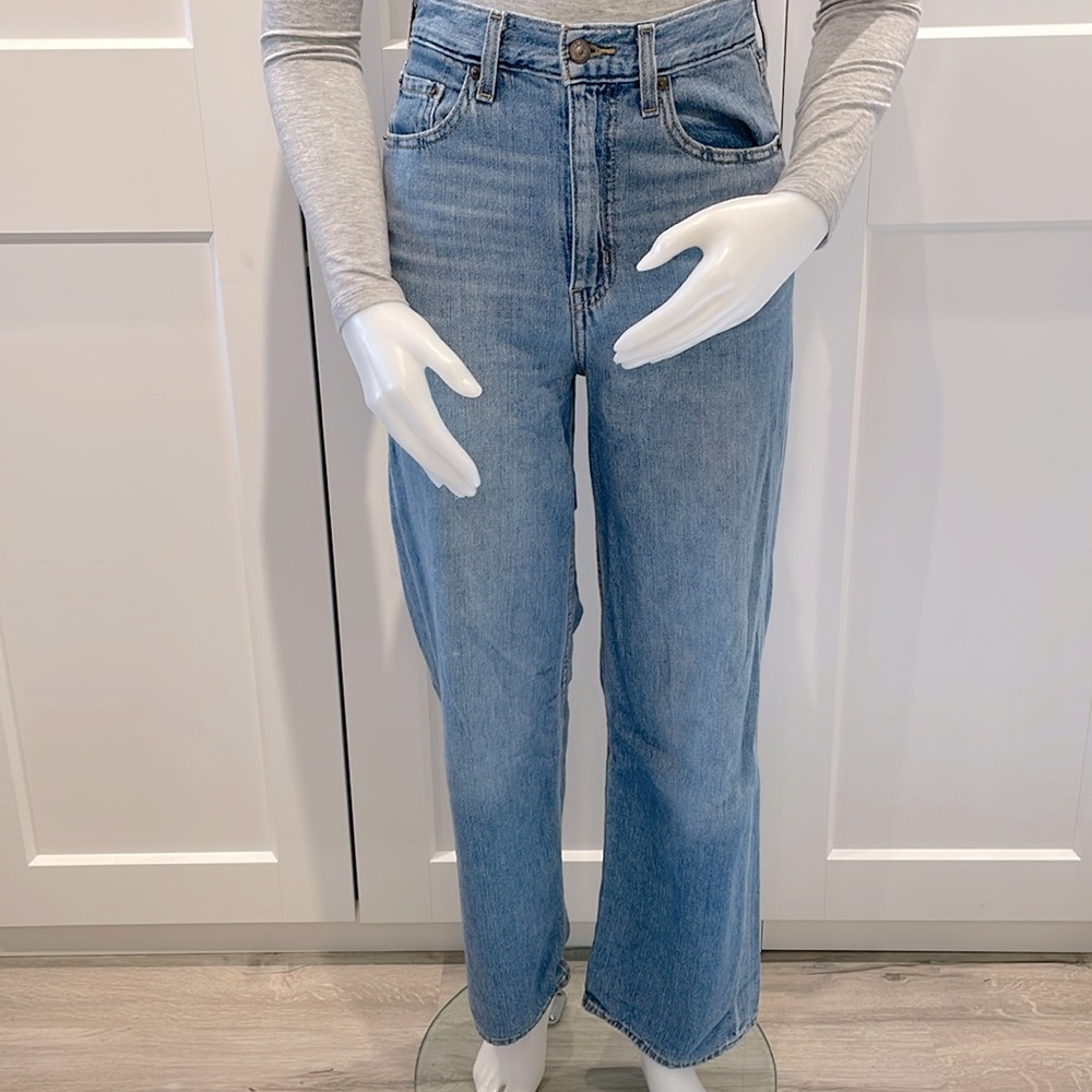 Levi's high loose jeans size 26
